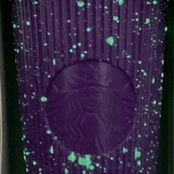 π Starbucks Purple Pleated Glow in the Dark Cold Cup Key Chain Halloween - Picture 3 of 7